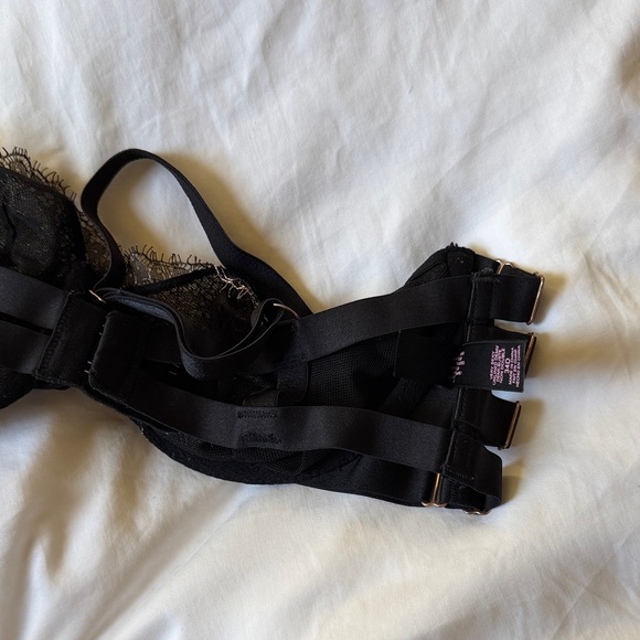 Victorias Secret Bundle of 3 Unlined Lacy Bras - 34D - Picture 7 of 10